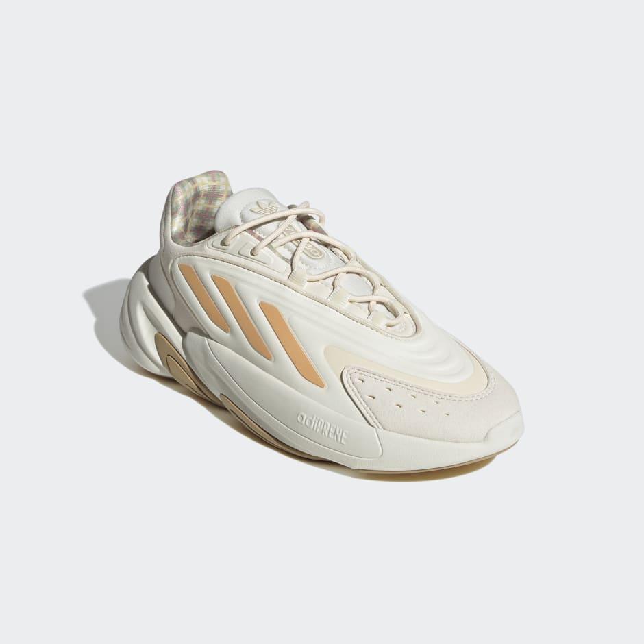 OZELIA W