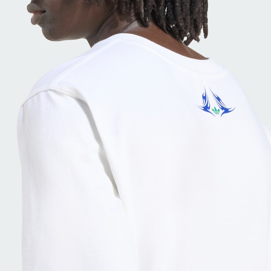 تي شيرت كبير الحجم بمظهر متآكل