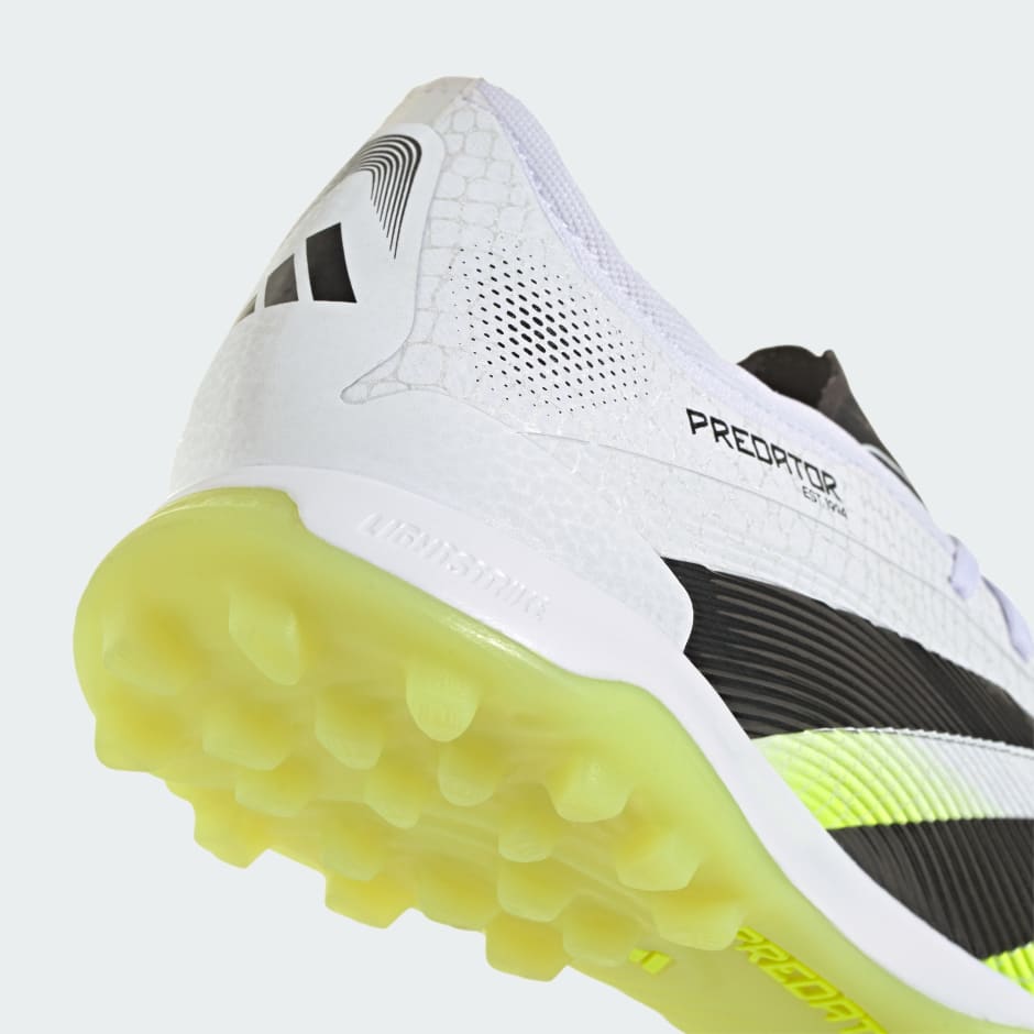 Predator Pro Turf Boots