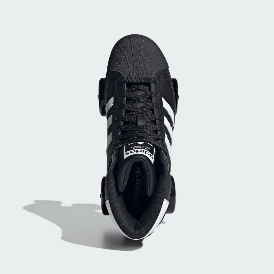 Superstar 82 Roller Skates
