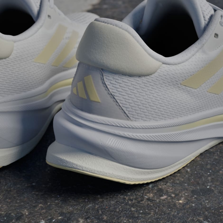 Supernova Rise 跑鞋