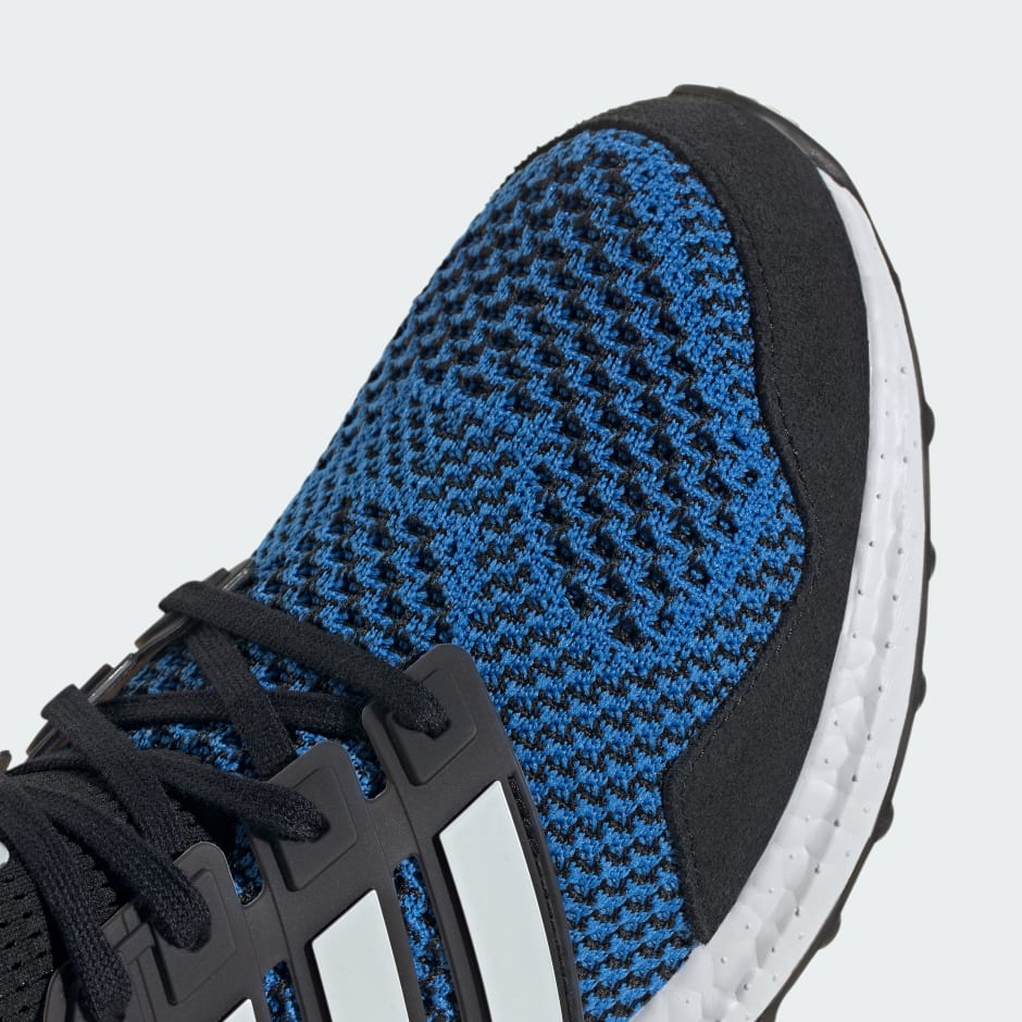 حذاء Ultraboost 1.0