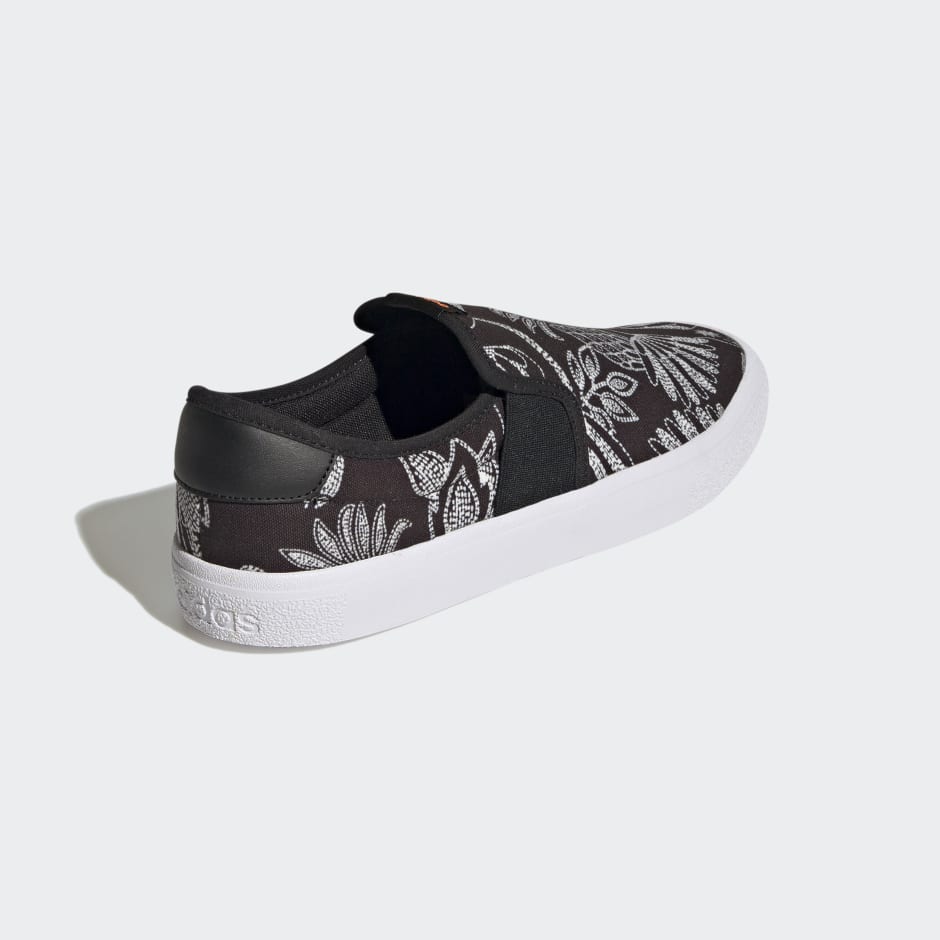 Vulc Raid3r Lifestyle Skateboarding Slip-On Canvas Graphic Print Shoes