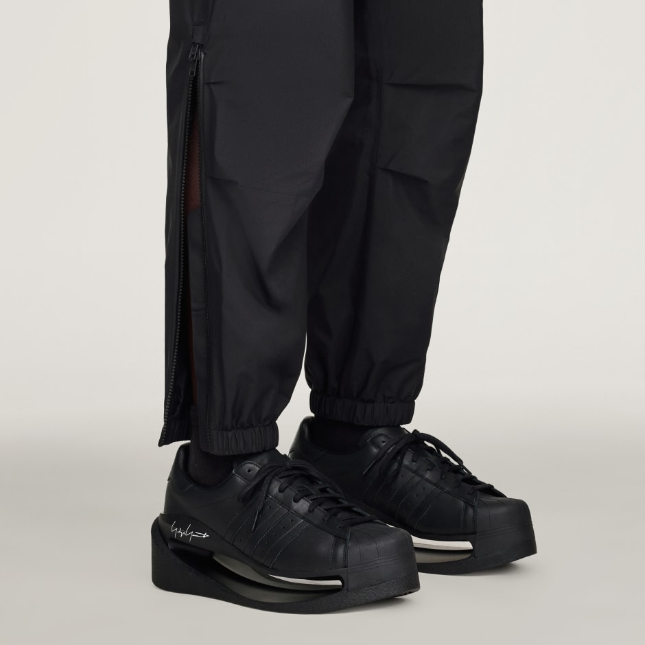 Cargo hlače Y-3 GORE-TEX s man&scaron;etama