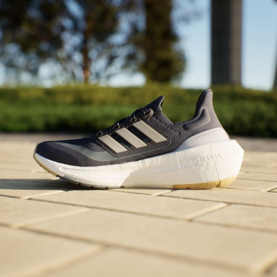 נעלי Ultraboost Light