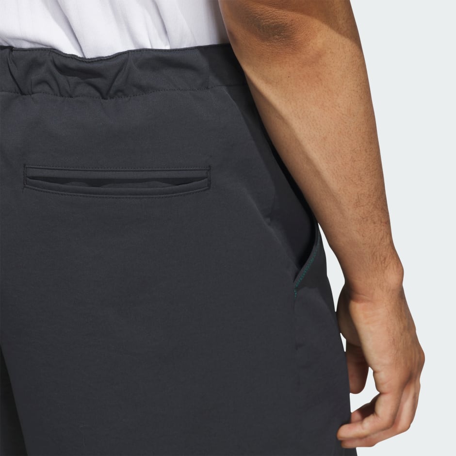 Pantaloni scurți de echipament