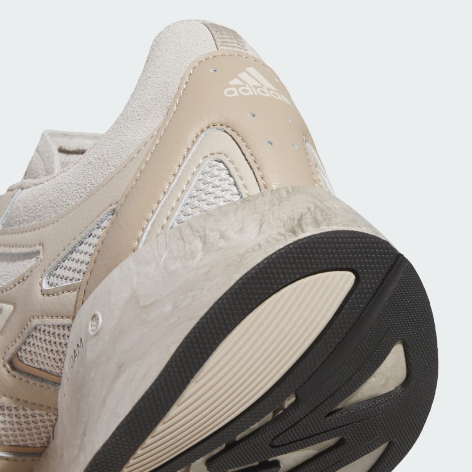 ADIZERO ARUKU
