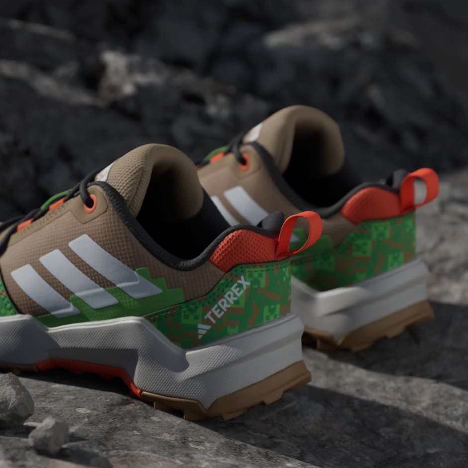 Planinarske tenisice adidas Minecraft Terrex AX4R