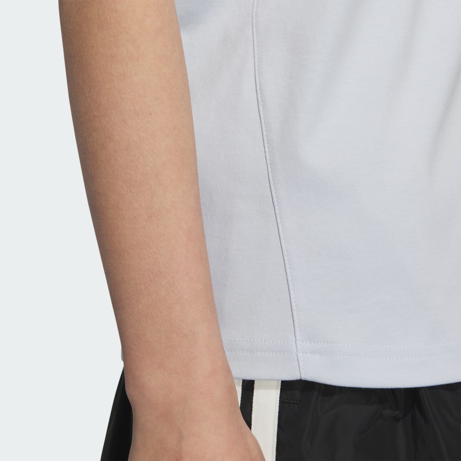 必備短袖標誌 T 恤