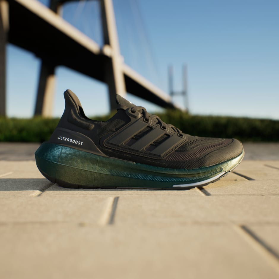 נעלי Ultraboost Light 