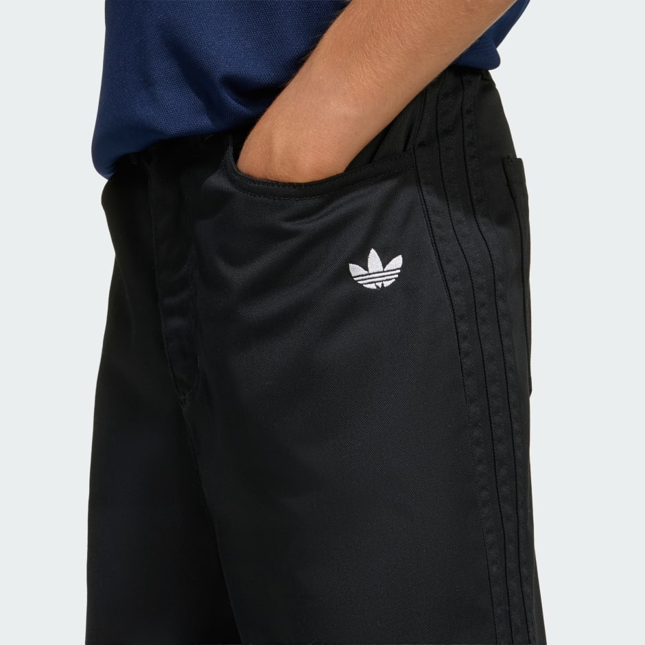 شورت جينز من التويل