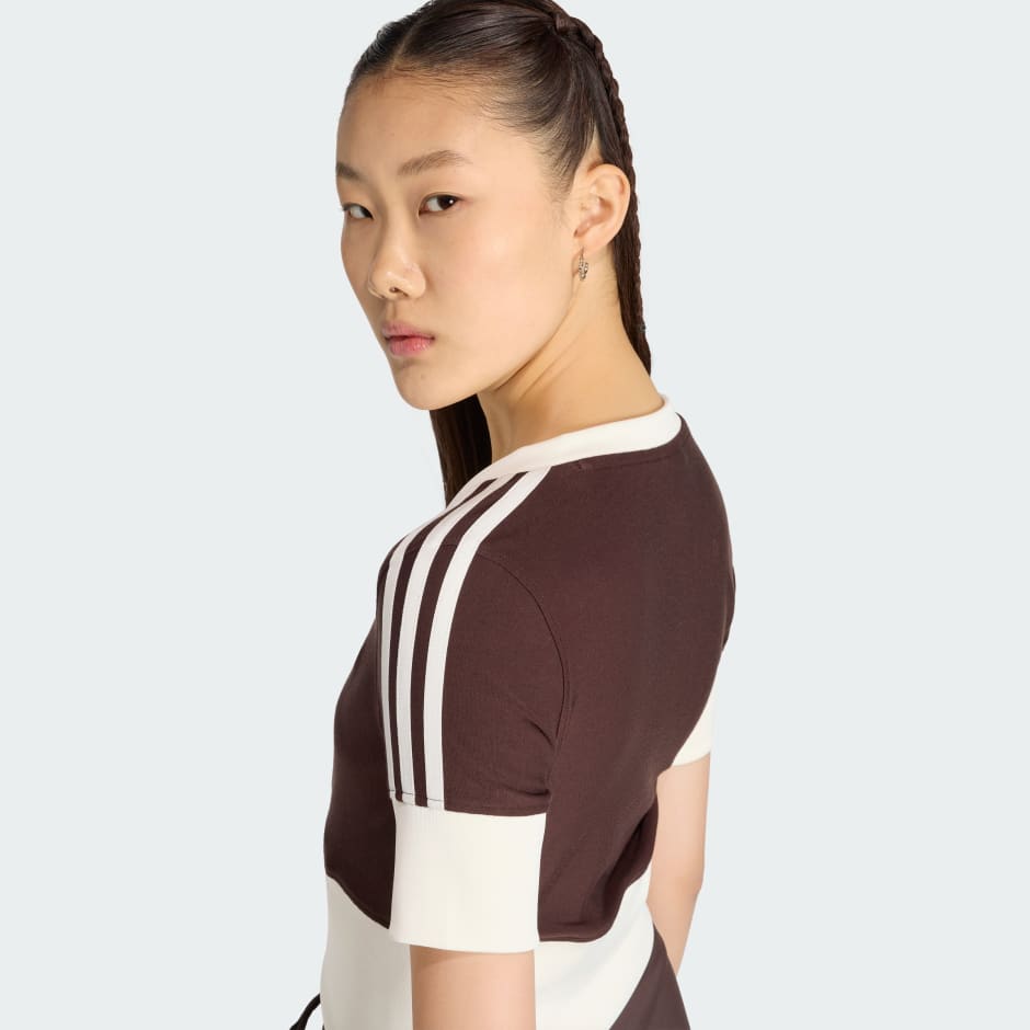 MAJICA S V-IZREZOM I GUMBIMA