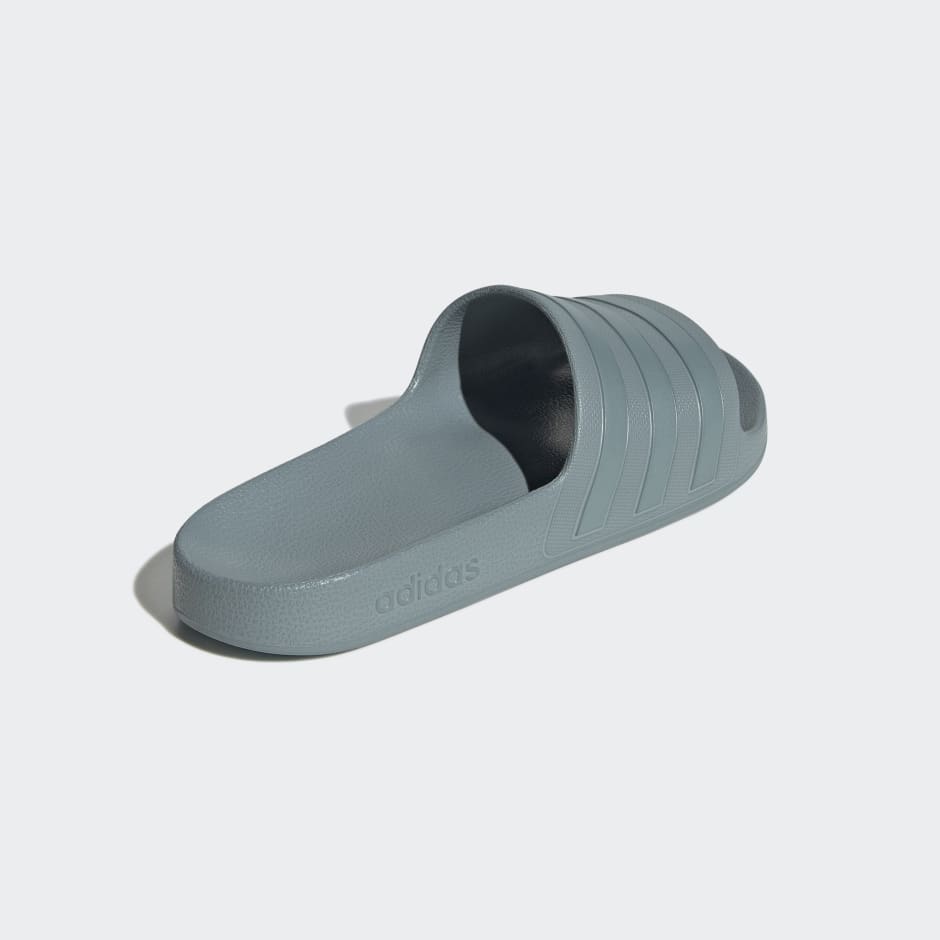 Adilette Aqua Slides