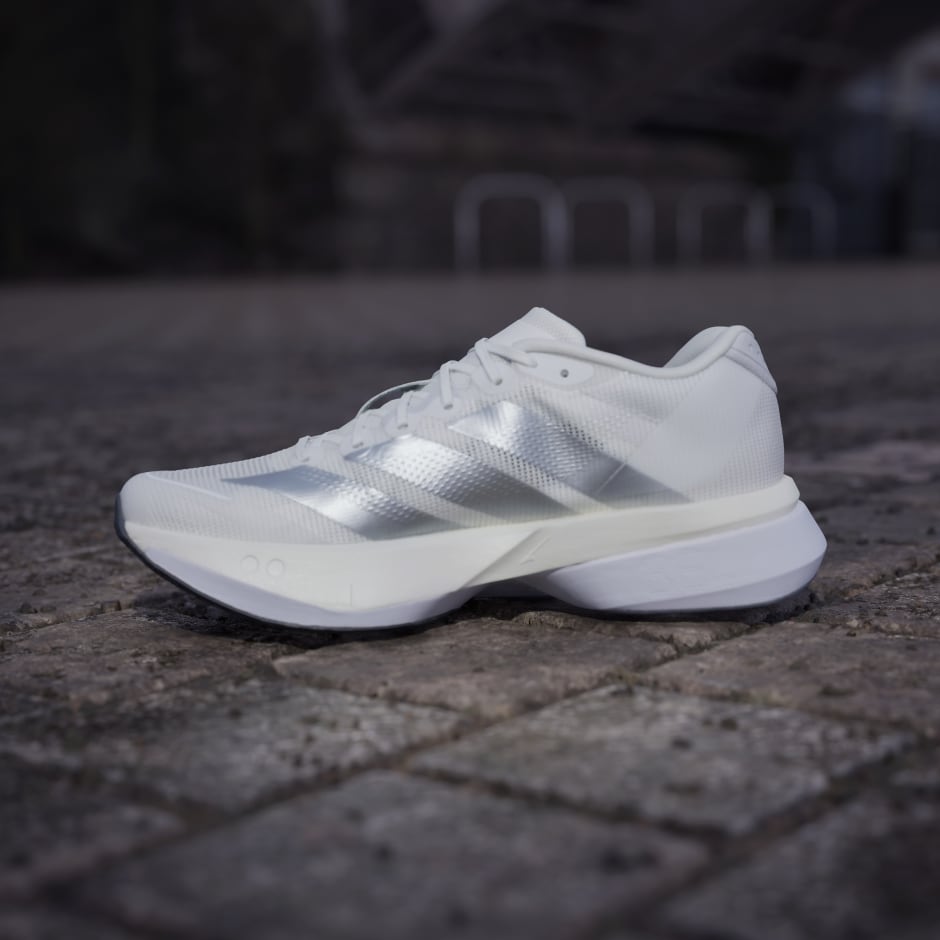 Adizero Boston 13 鞋