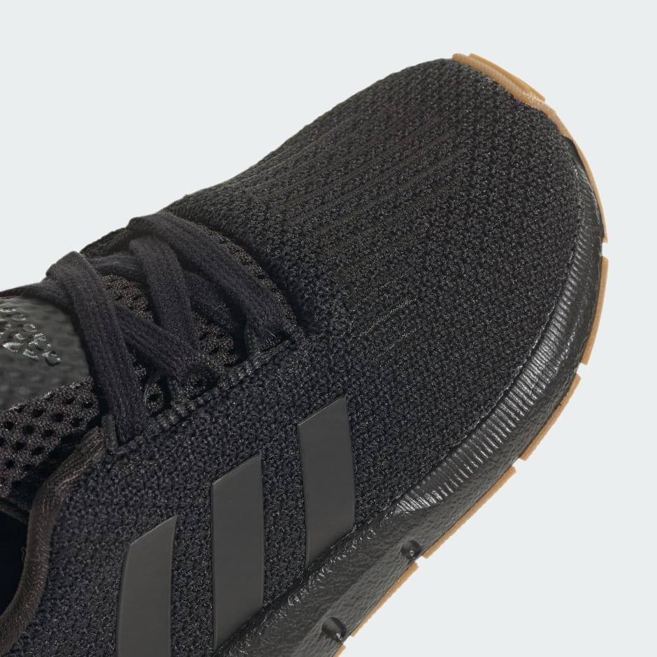 Swift run cheap j sneaker adidas