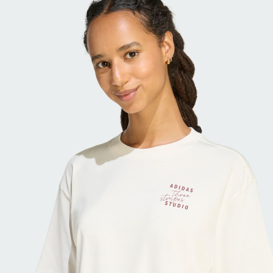 חולצת טי בויפרנד של סטודיו 3 סטריפס