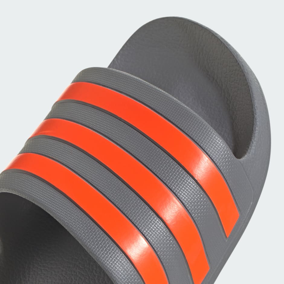 Adilette Aqua Slides