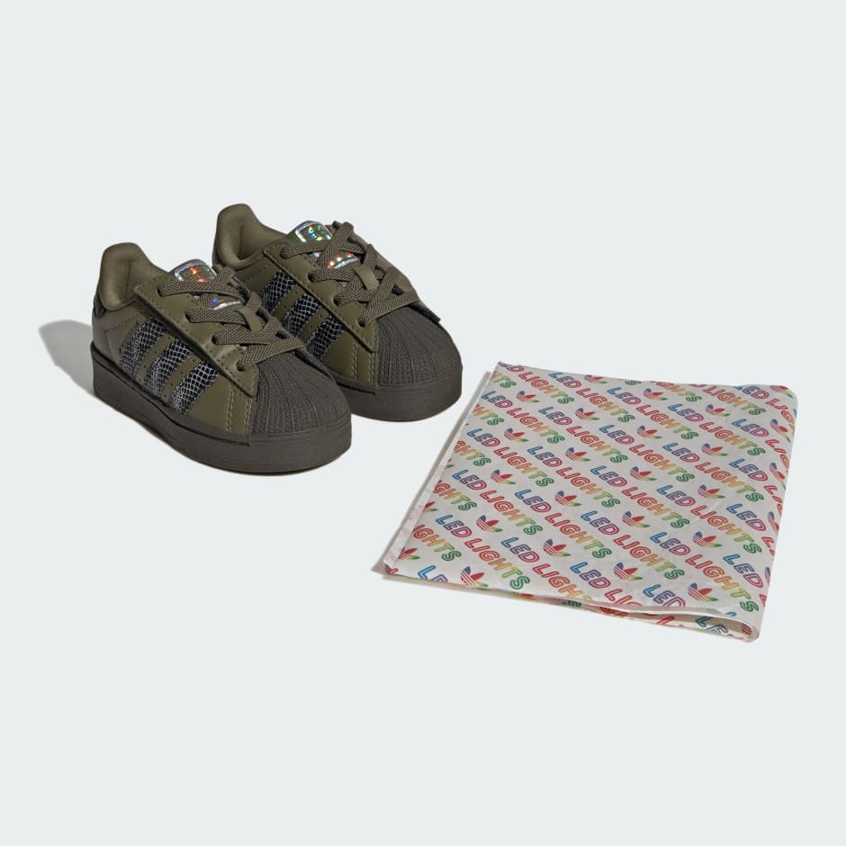 TENIS ADIDAS ORIGINALS SUPERSTAR CON LUCES LED CIERRE C&Oacute;MODO Y CORDONES EL&Aacute;STICOS