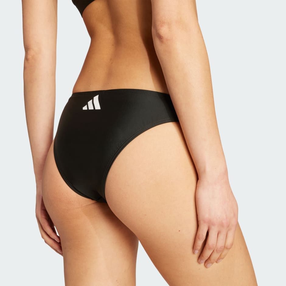 Komplet bikinija sa spojenim naramenicama na leđima i velikim prugama