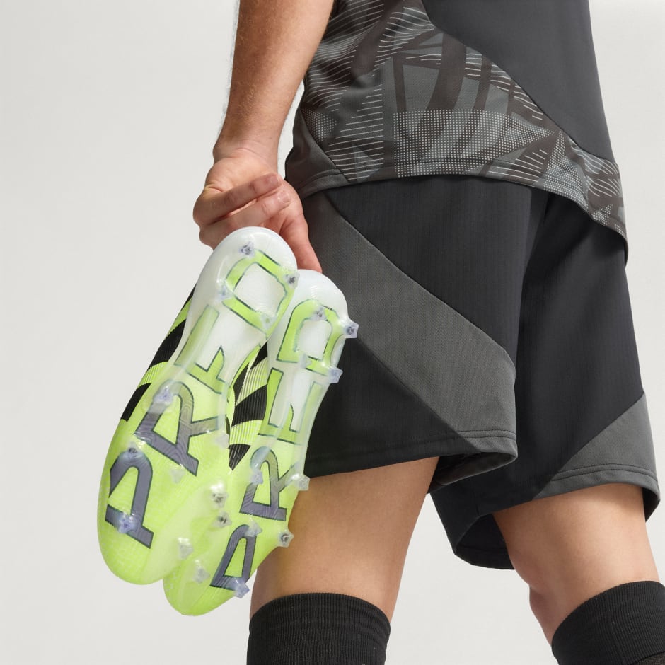 Predator Elite Laceless Firm Ground Boots