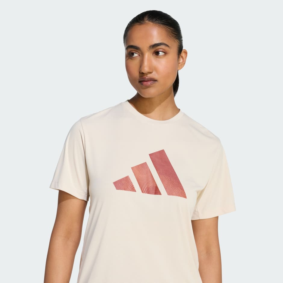 adi365 Running Essentials Brand Love T-shirt