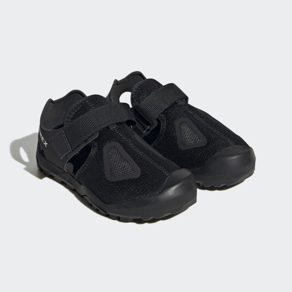 Adidas best sale traxion sandals