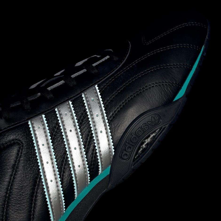 ADIRACER LO MERCEDES AMG PETRONAS F1 TEAM SHOES