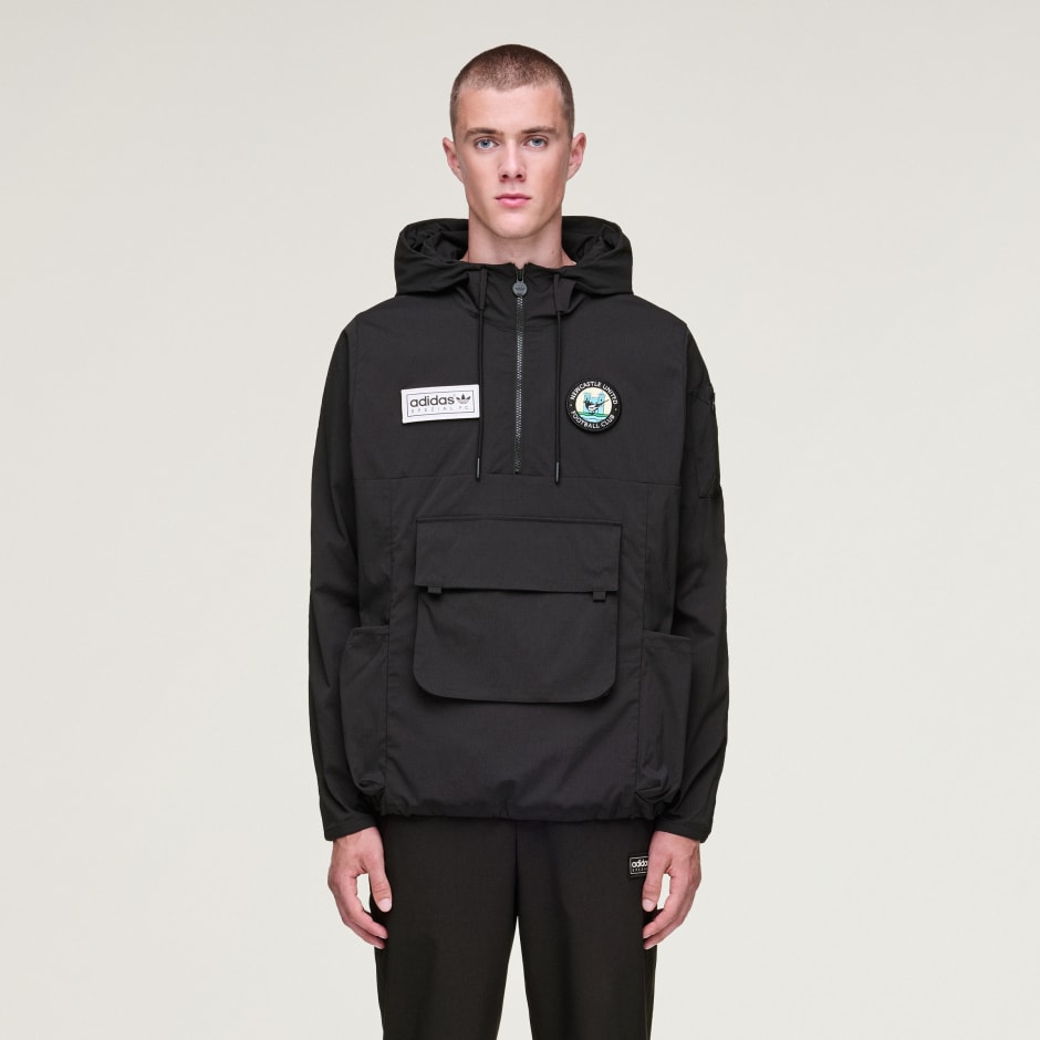 JACHETĂ NEWCASTLE SPZL F.C.