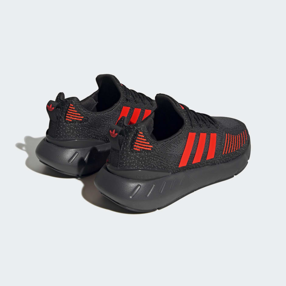 Originals swift shop run red mens