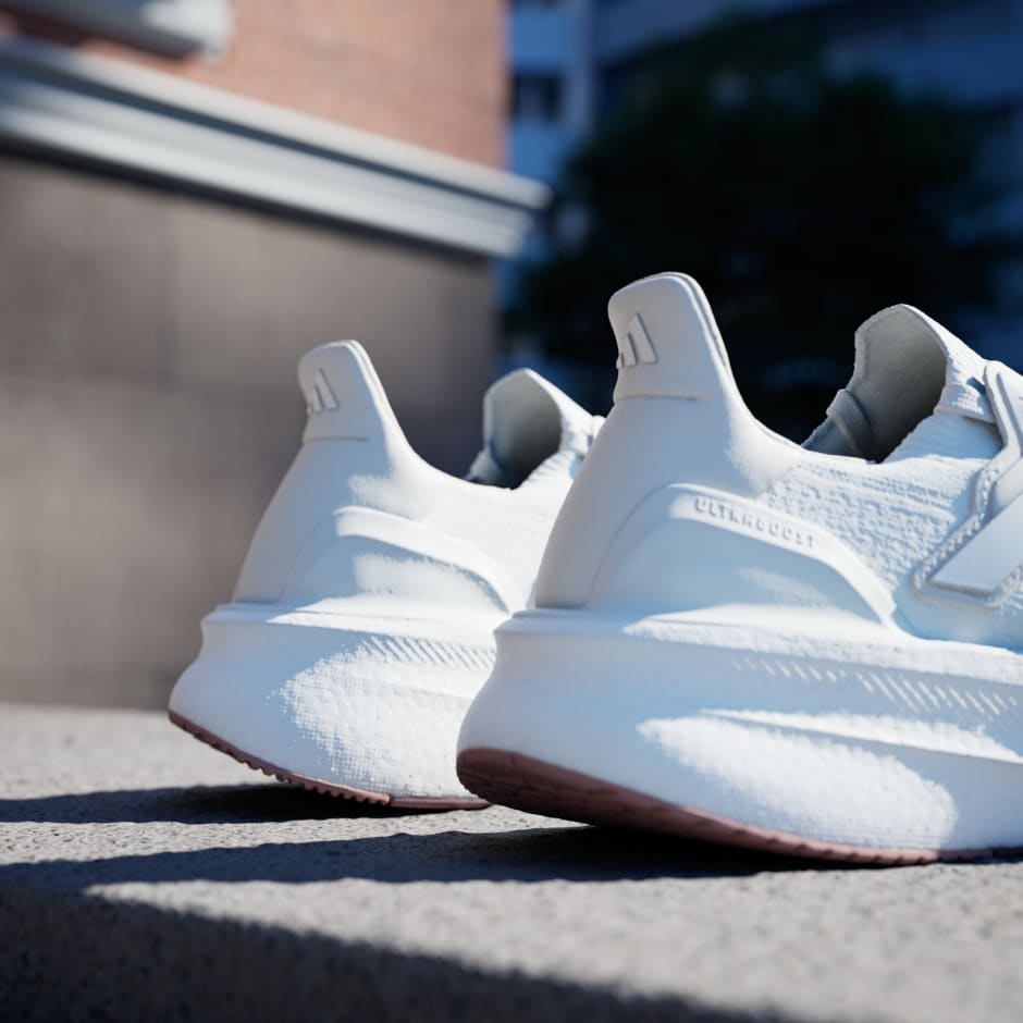 حذاء Ultraboost Light 2.0