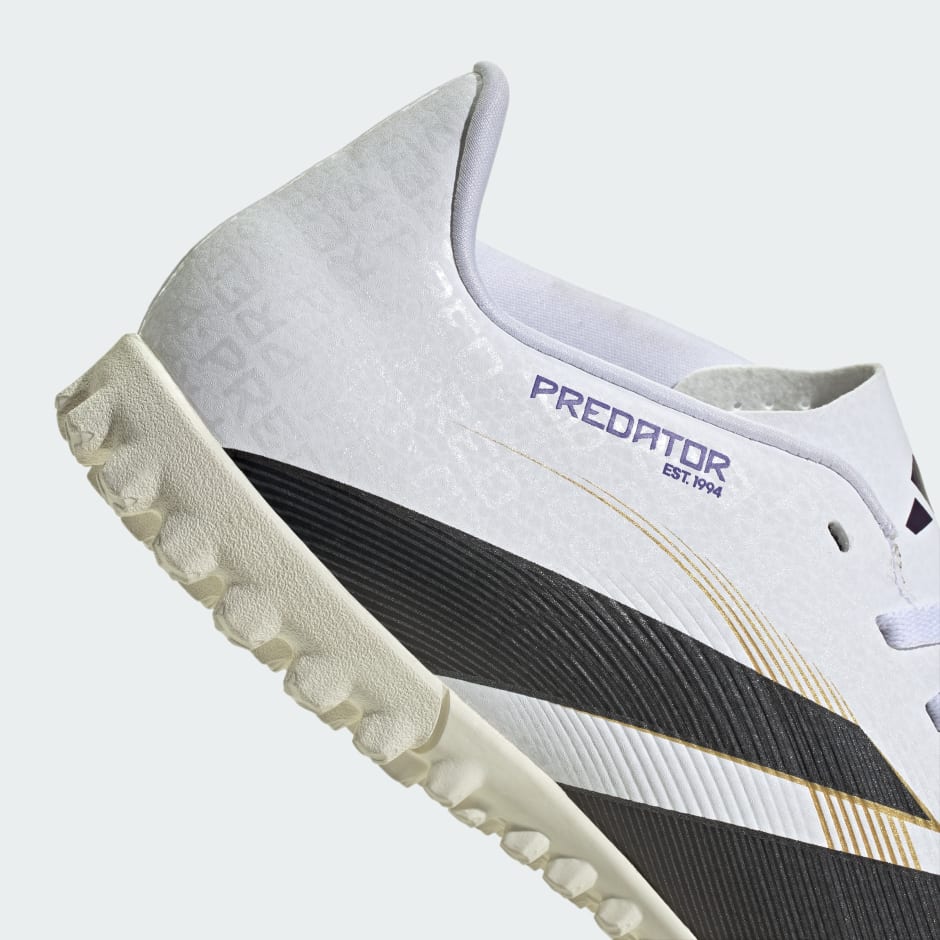 Guayos Predator Club para pasto sint&eacute;tico