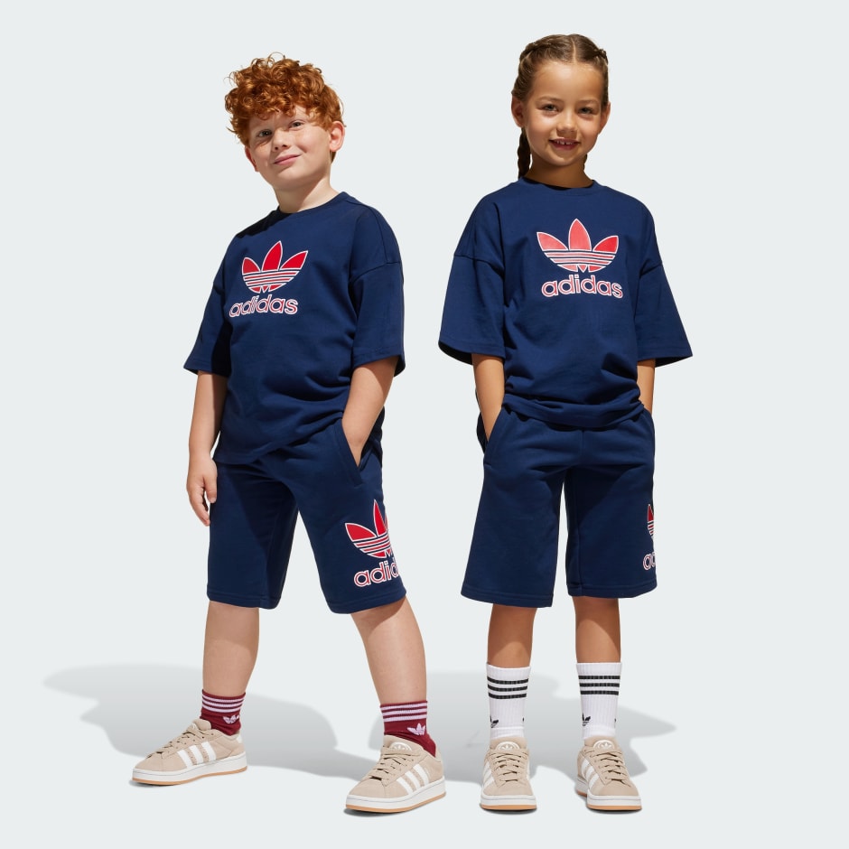 Set de tricou și pantaloni scurți