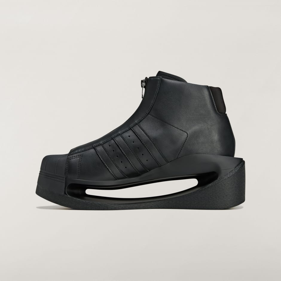 Y-3 Gendo Pro Model