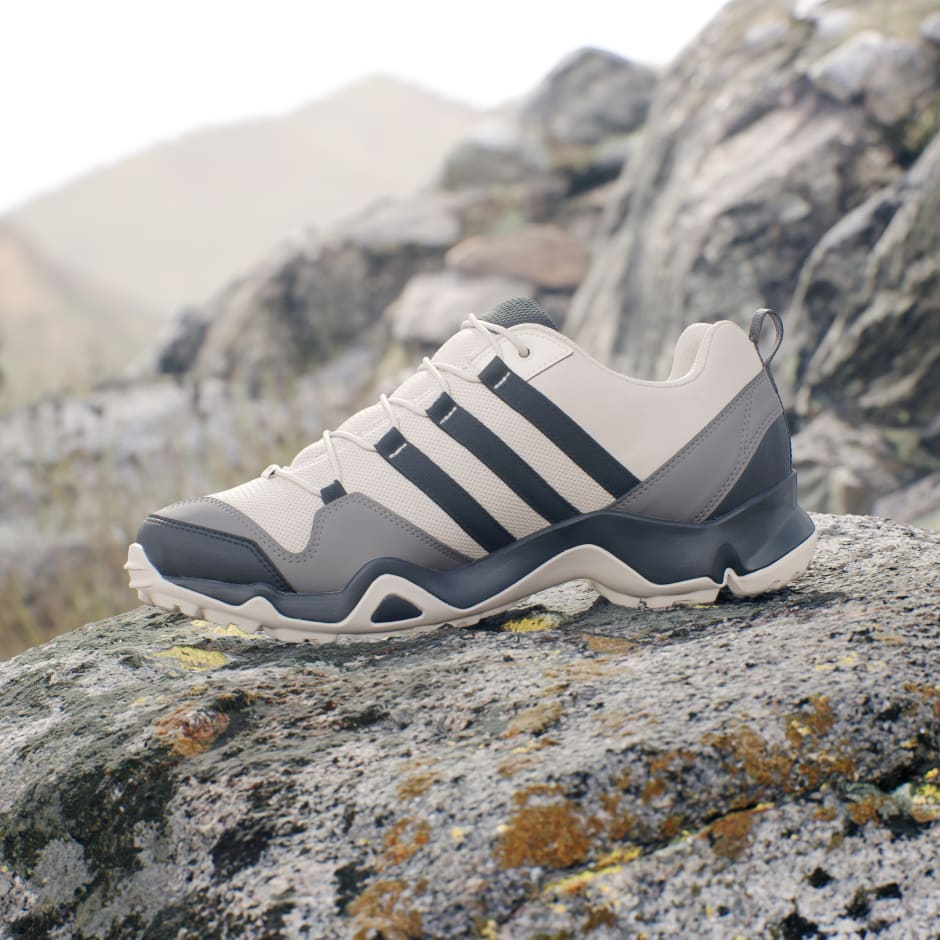 AX2S Hiking Shoes