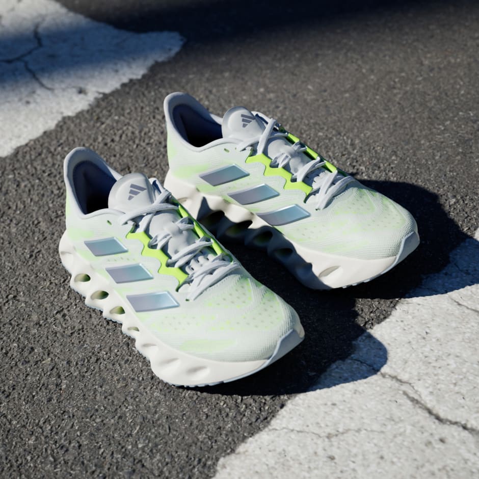 Switch FWD Running Shoes