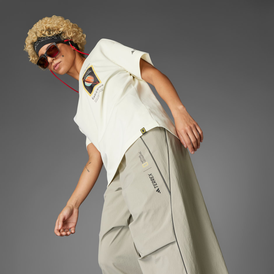©National Geographic AEROREADY Woven Pants