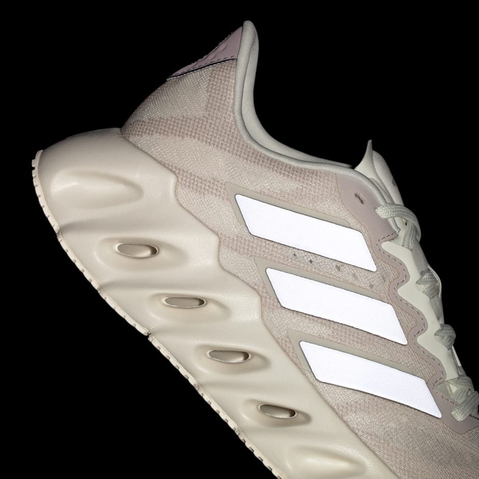 Switch FWD Running Shoes