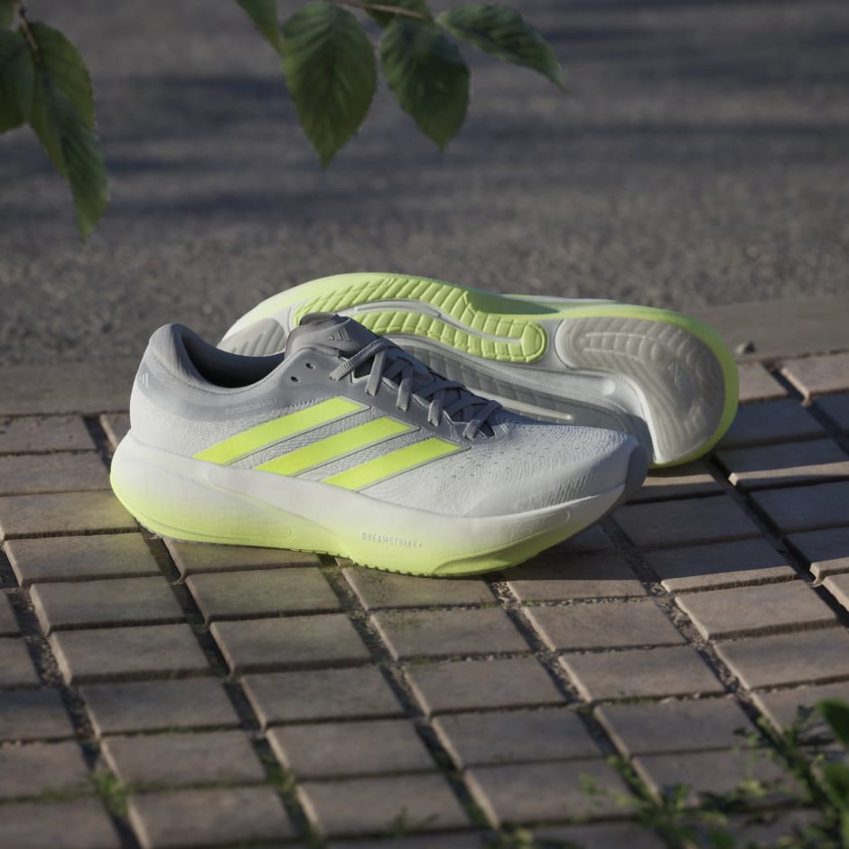 SUPERNOVA RISE 3 RUNNING SHOES