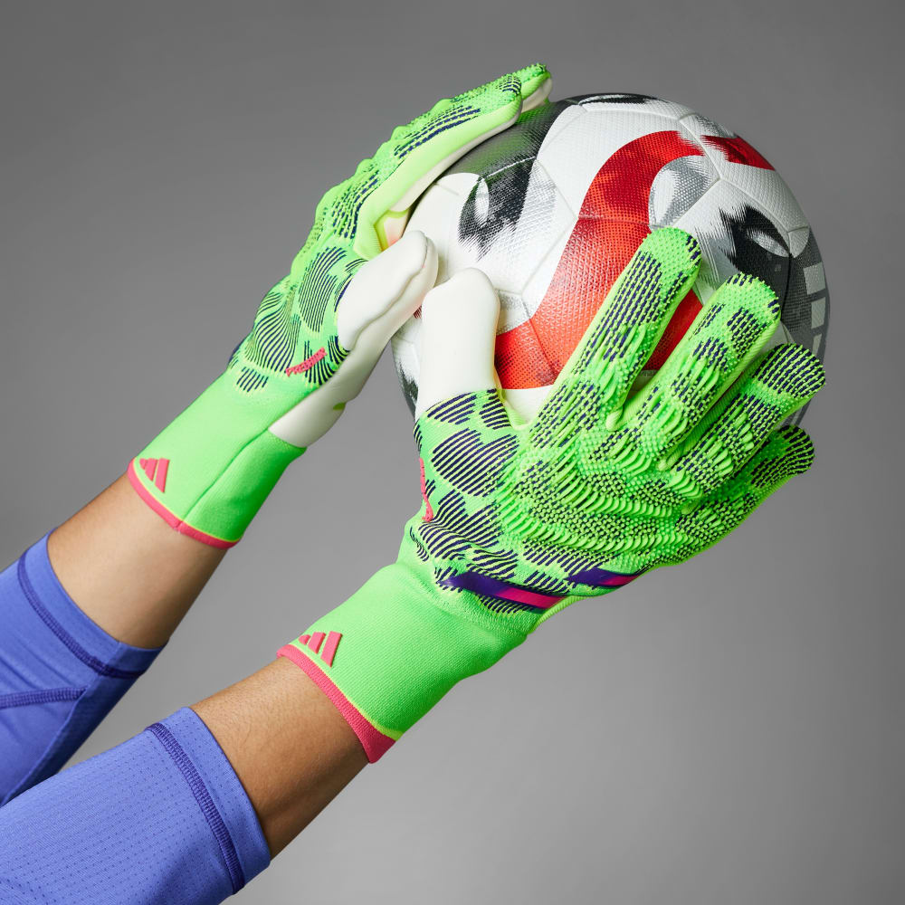 Predator Pro Goalkeeper Gloves Football