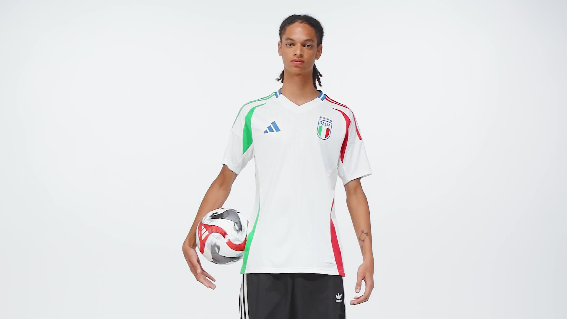 Italy 24 Away Jersey