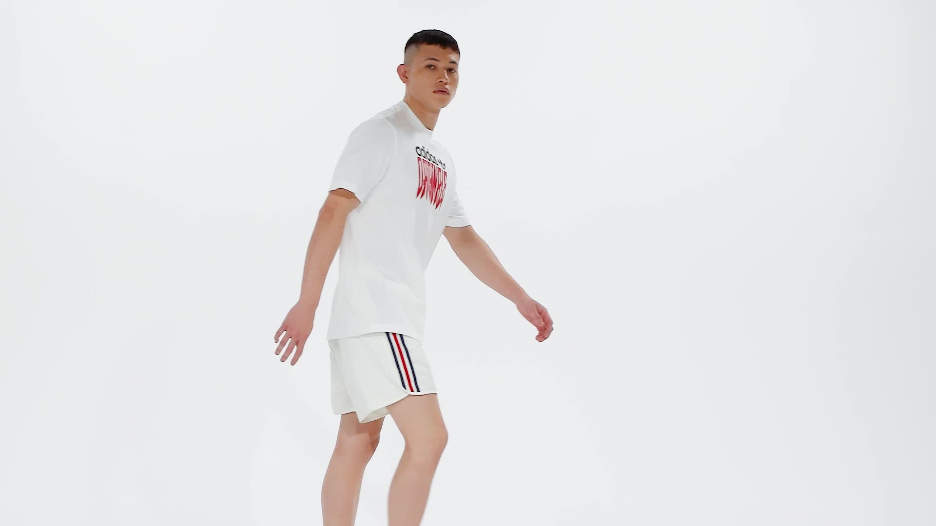 アディダス グラフィック ルーズ 半袖Tシャツ - ホワイト