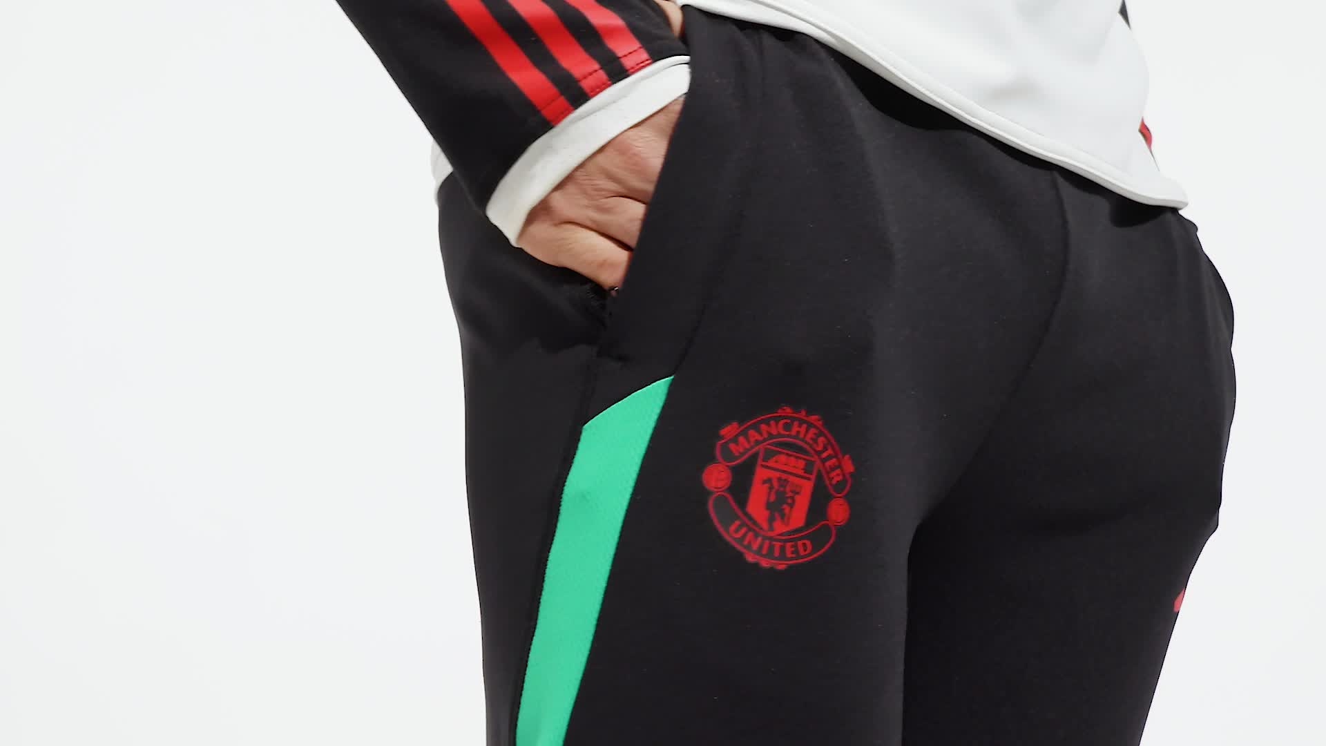 Quần Track Pants Manchester United ba lá adidas Nữ - HB4375