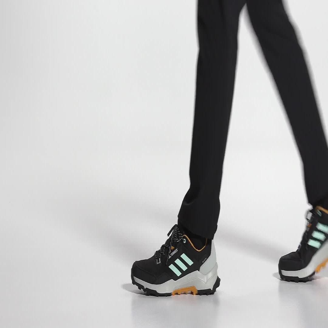 Adidas  sneaker Core Black / Semi Flash Aqua / Preloved Yellow