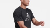 トレイン エッセンシャルズ シーズナル ロゴ トレーニング 半袖Tシャツ