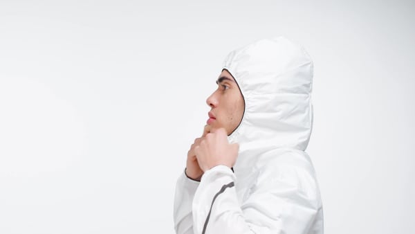 ホワイト軽量ジャケット RNA（アールエヌエー） ブルゾン アウター J2136 メニポケアウトドア