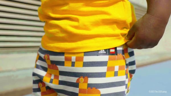 Amarillo Conjunto adidas x Classic LEGO® Polera y Pantalón