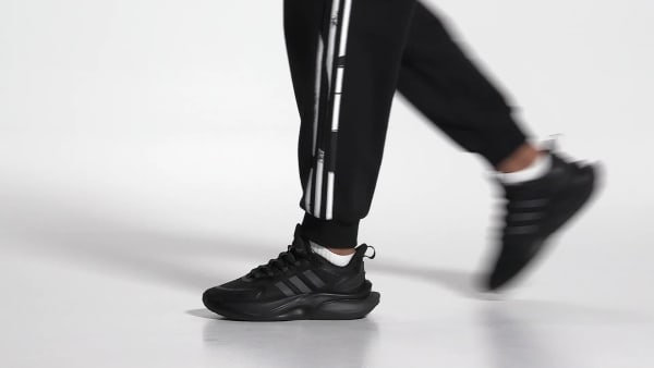 Svart Alphabounce+ Sustainable Bounce Shoes