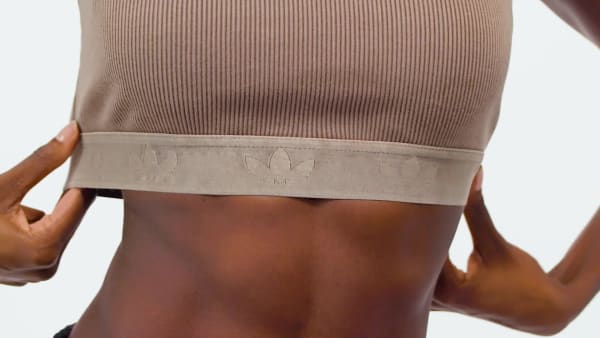 Brun ESSENTIALS RIBSTRIKKET T-SHIRT MED VASKET EFFEKT