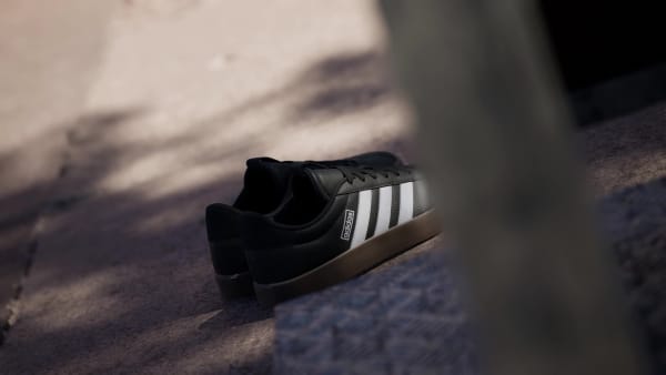 Hitam Sepatu VL Court 3.0