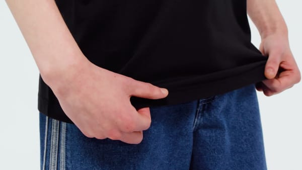 Hitam T-shirt Grafis Distressed